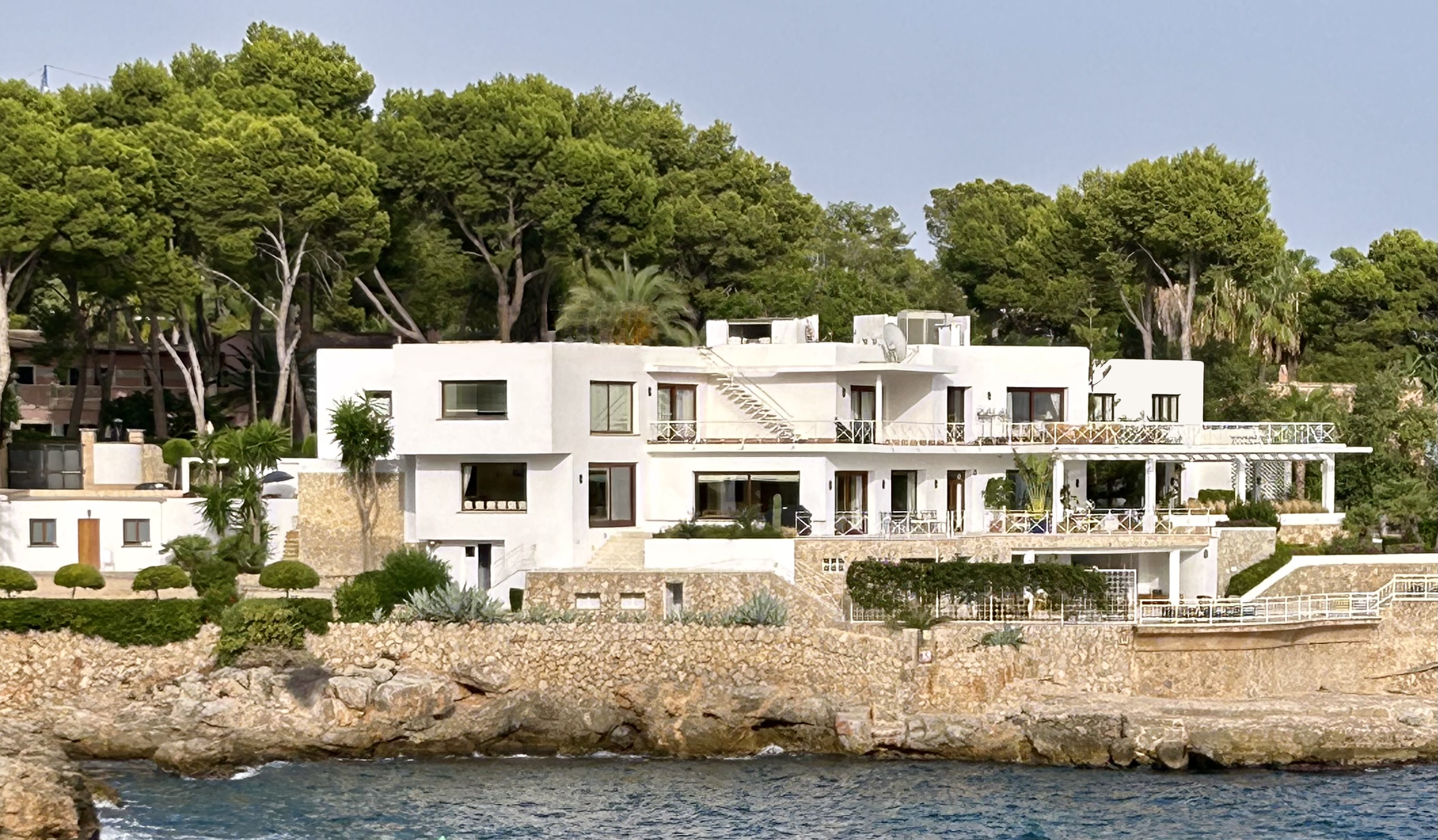 Villa Bendinat — exterior